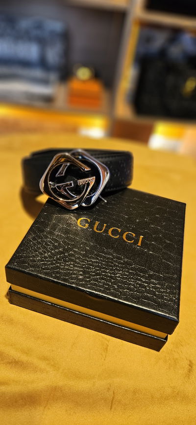Cinto Gucci negro Hebilla plateada
