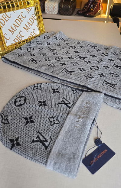 Gorro + Bufanda Louis Vuitton  Largo 1.80 cm Ancho 30 cm
