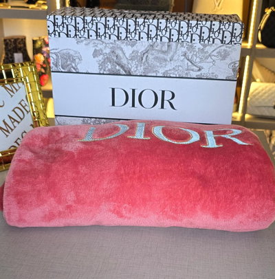 Manta Dior en caja