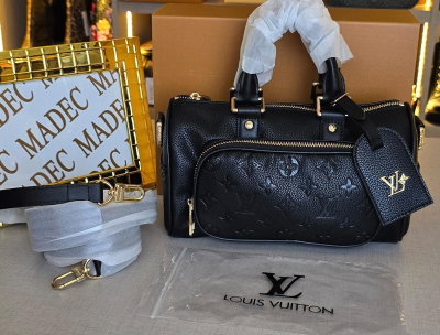 Cartera/Baúl Louis Vuitton Negra