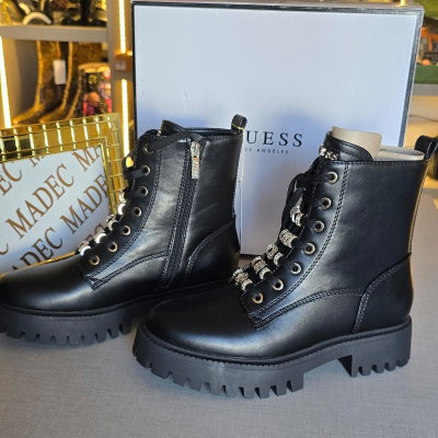 Borcegos GUESS N°38