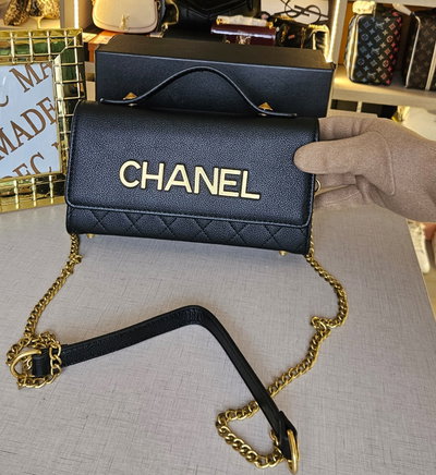 Cartera Chanel Negra/Dorada