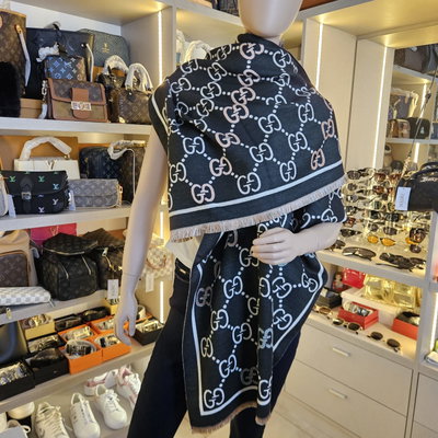 Pashmina Gucci