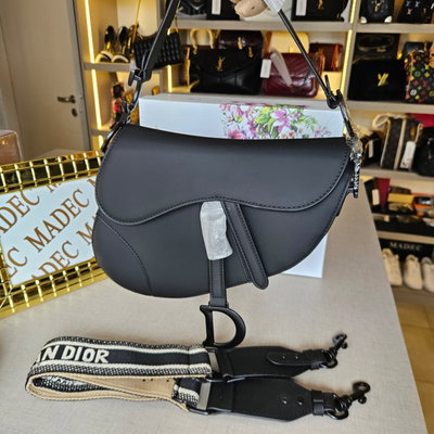 Gota Dior Total Black
