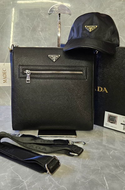 Set Prada de Cuero Hombre + Gorra