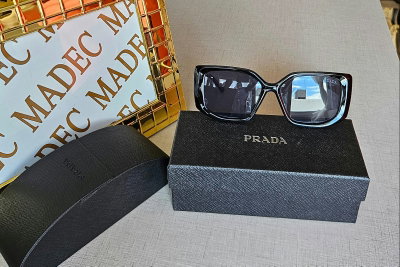 Gafas Prada Patilla Dorada 