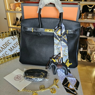 Cartera Birkin Negra Herajes Dorados 