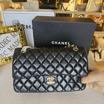 Cartera Chanel Herrajes Dorados