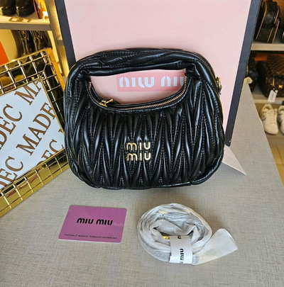 Cartera Miu Miu Negra