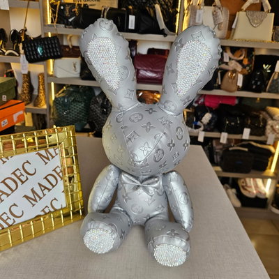 Conejo Decorativo Louis Vuitton Plateado