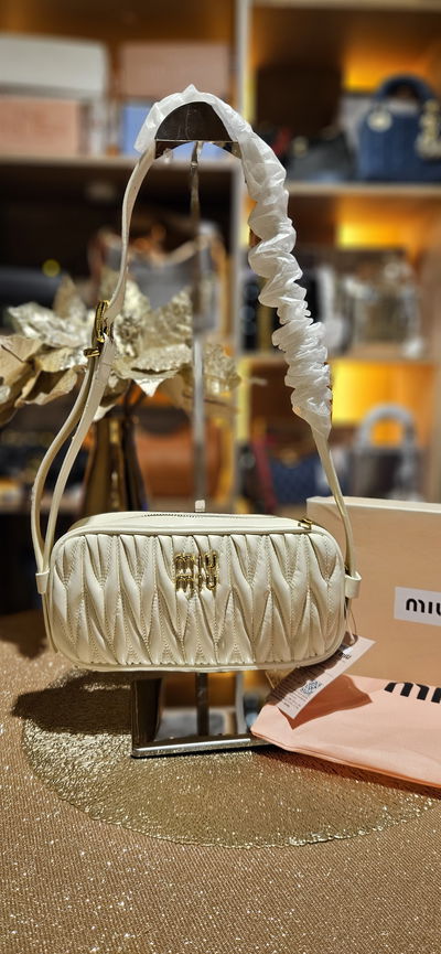 MiuMiu Mini baul Blanca 