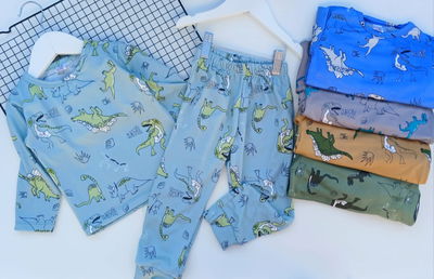 PIJAMA DINNO