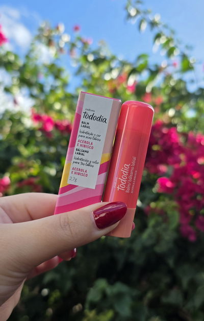 Balsamo labial Acerola e hibisco