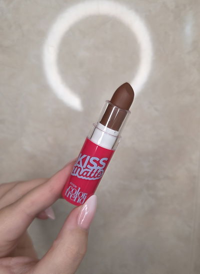 Labial Kiss Matte Mocca Clasico AVON