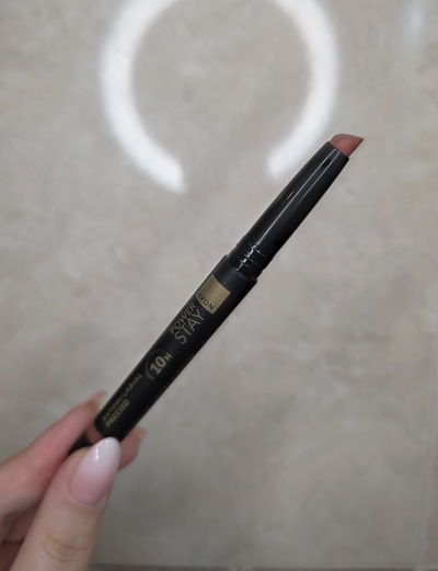Labial Preciso power stay Feisty Fawn AVON