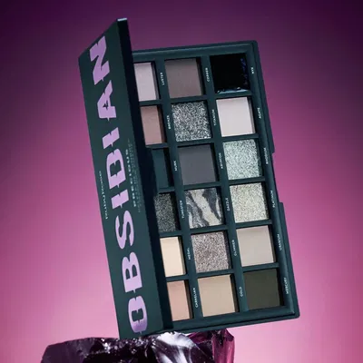 Paleta de sombras Obsidian RUBY ROSE