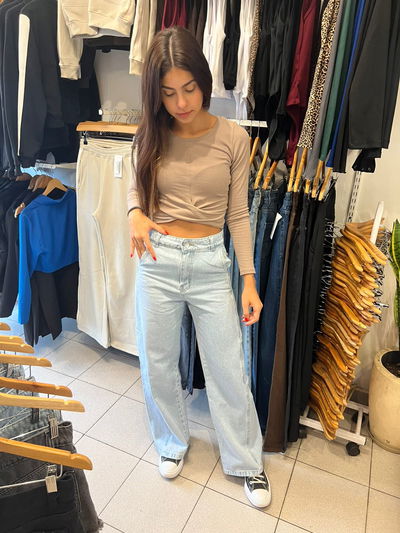 Jeans recto c/bolsillo celeste