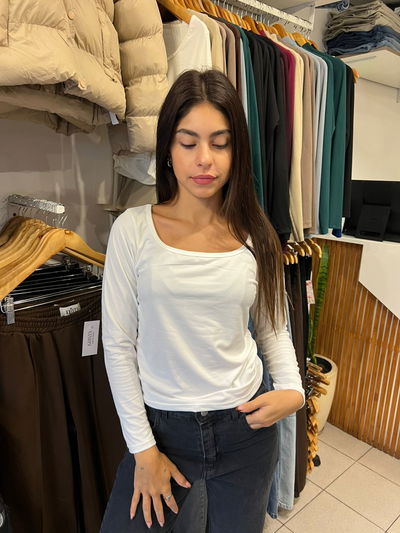 Remera cuello cuadrado blanca