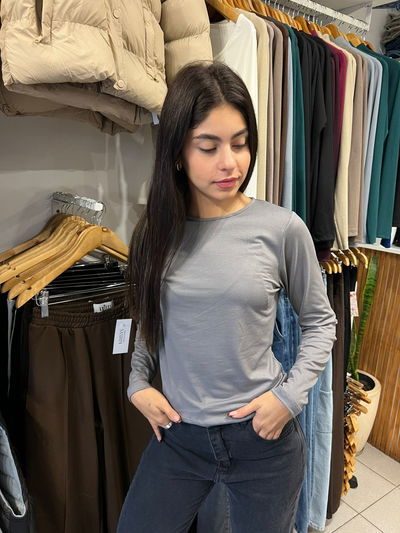 Remera manga larga clasica gris