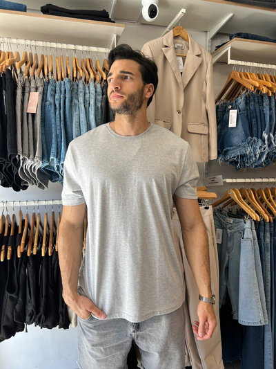 remera lisa gris claro