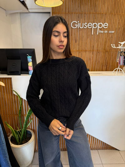 sweater negro c/ detalle