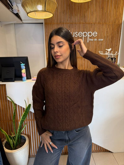 sweater marron c/ detalle