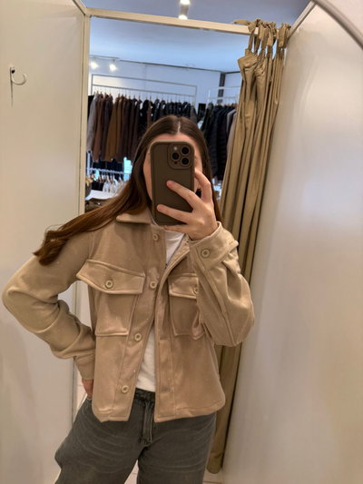 camisaco con brillo beige