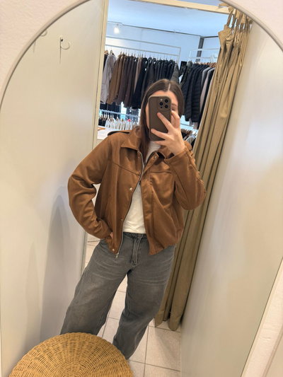 campera gamuzada camel