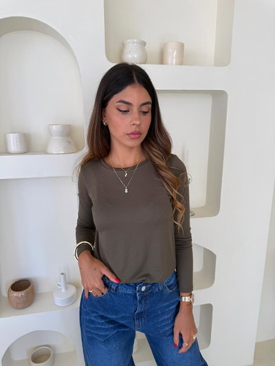 REMERA ESCOTE REDONDO VERDE