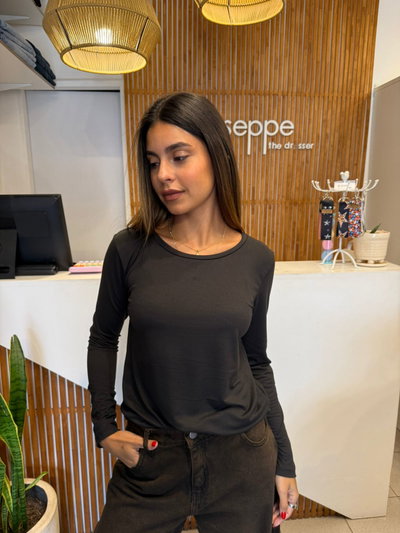 REMERA MANGAS LARGAS ALGODON NEGRA