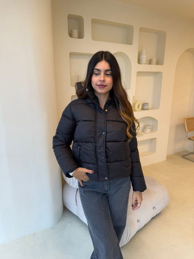 CAMPERA BOTON Y CIERRE NEGRA 