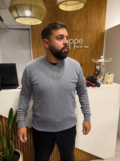 SWEATER CUELLO V GRIS