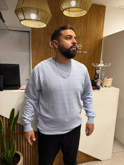 SWEATER CON PINTAS CELESTE