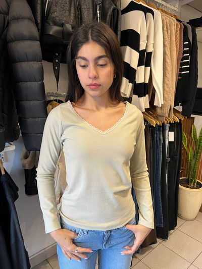 remera broderi