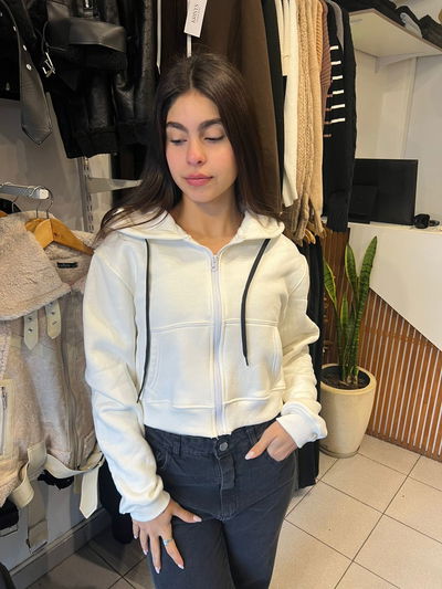 campera blanca c/ cordon negro
