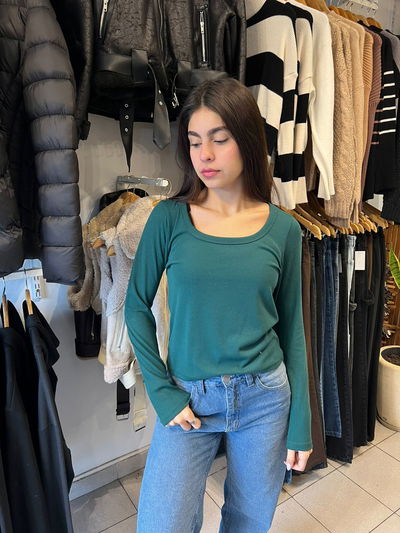 remera cuello redondo verde