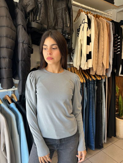 remera manga princesa gris