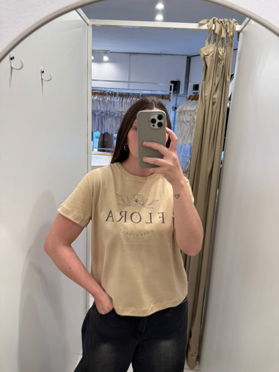 REMERA FLORA