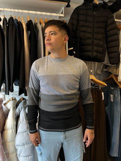 sweatter gris c/ gris claro