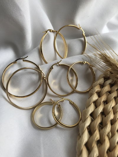 Argollas doradas semi anchas (elgí tamaño)