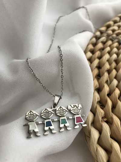 Collar nena y 3 nenes