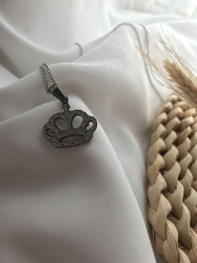 Collar coronita con puntos