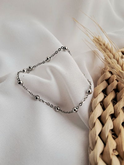 Pulsera pelotitas