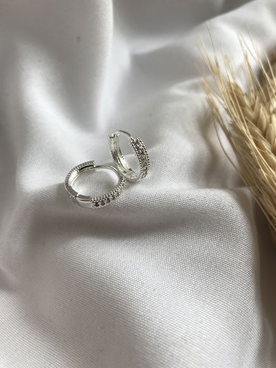 Argollitas strass acero blanco