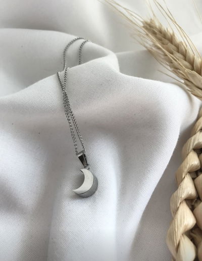 Collar luna 3d