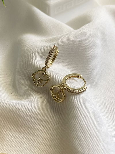 Argollitas doradas strass Saturno