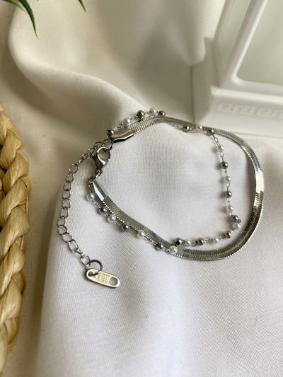 Pulsera doble chata y pelotitas