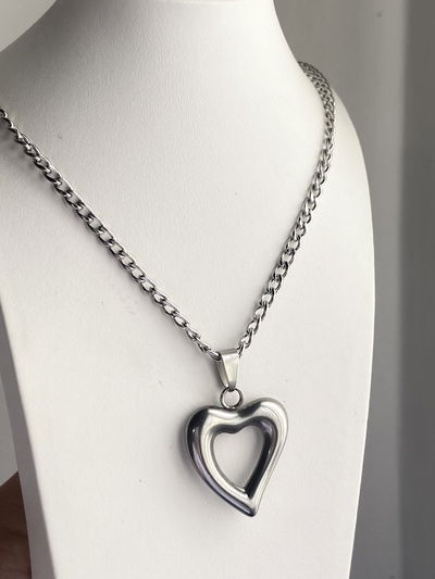 Collar corazón sin relleno