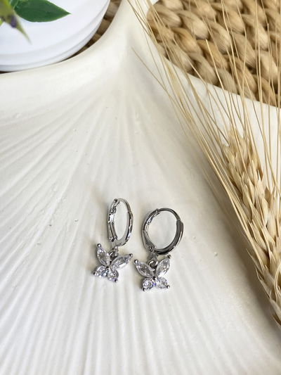 Argollas mariposa cubic