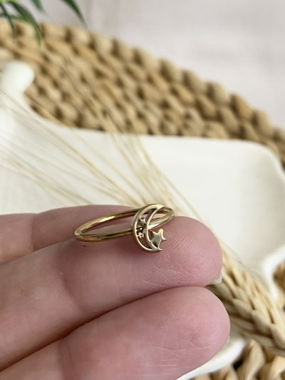 Anillo dorado luna y estrella